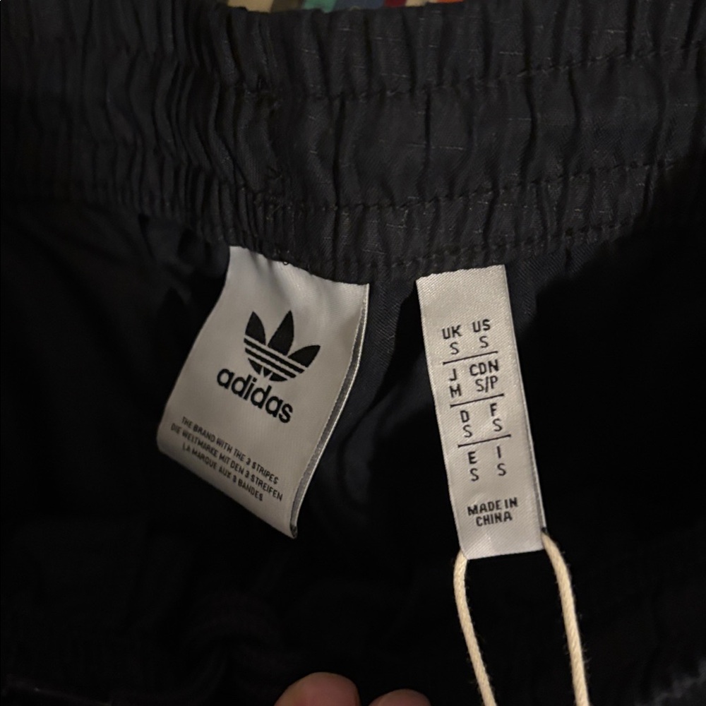 Adidas Black Cargo Pants size small new with tags embroidered logo super nice - Picture 8 of 16